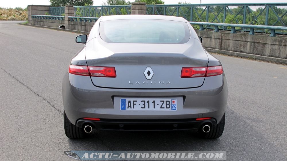 Laguna Coupé Black Edition
