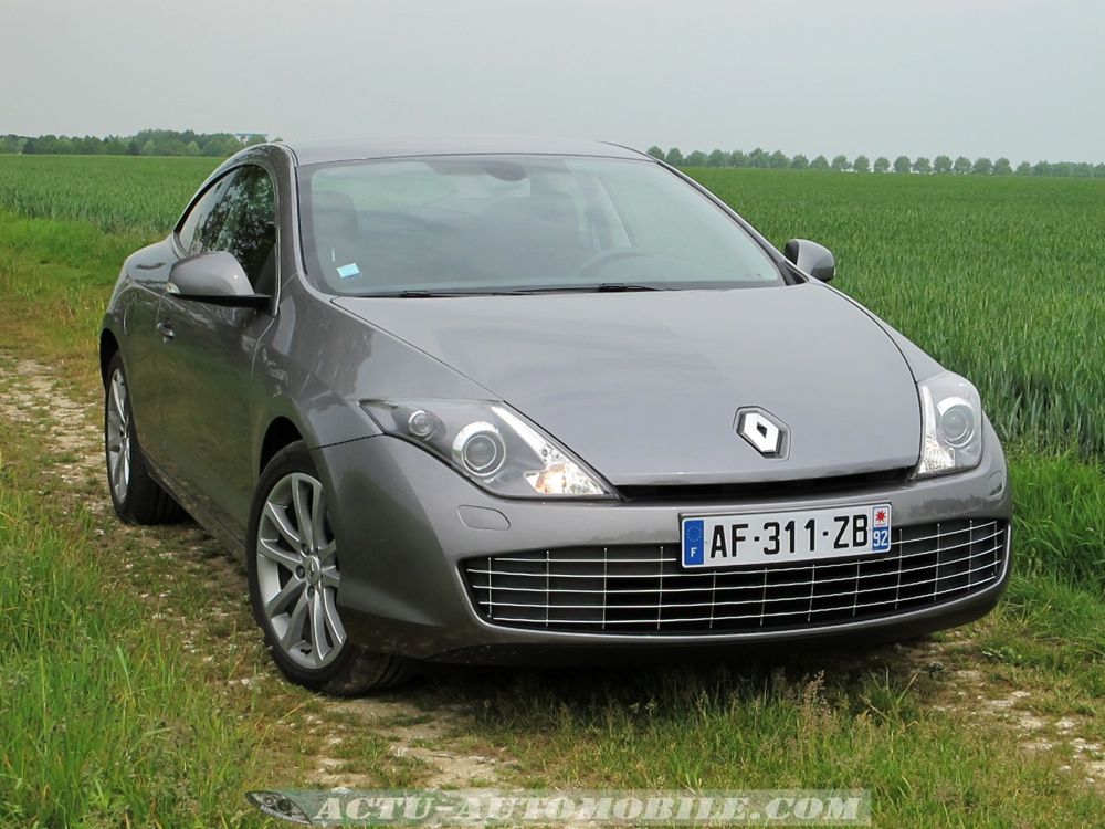 Laguna Coupé Black Edition