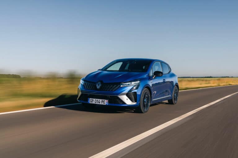 La nouvelle Clio Esprit Alpine toutes options dépasse le prix de la