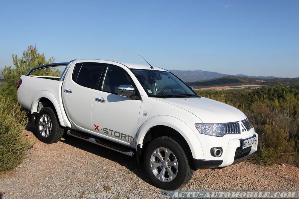 Mitsubishi l200 aux