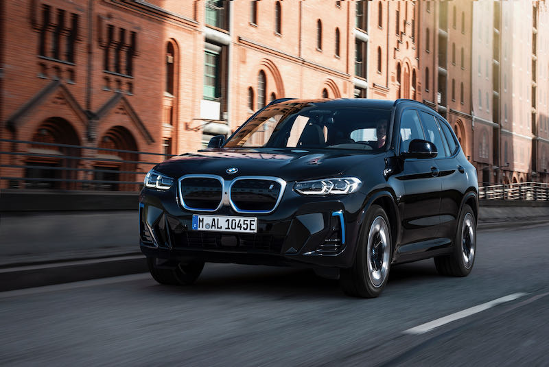 Le BMW iX3 est un SUV allemand importé de Chine