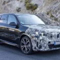 Le BMW iX1 prépare déjà son restyling de mi-carrière