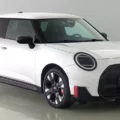 Nouvelle MINI John Cooper Works E : une fuite avant sa première mondiale