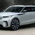 Nouveau Range Rover Velar : premier aperçu d’une révolution électrique