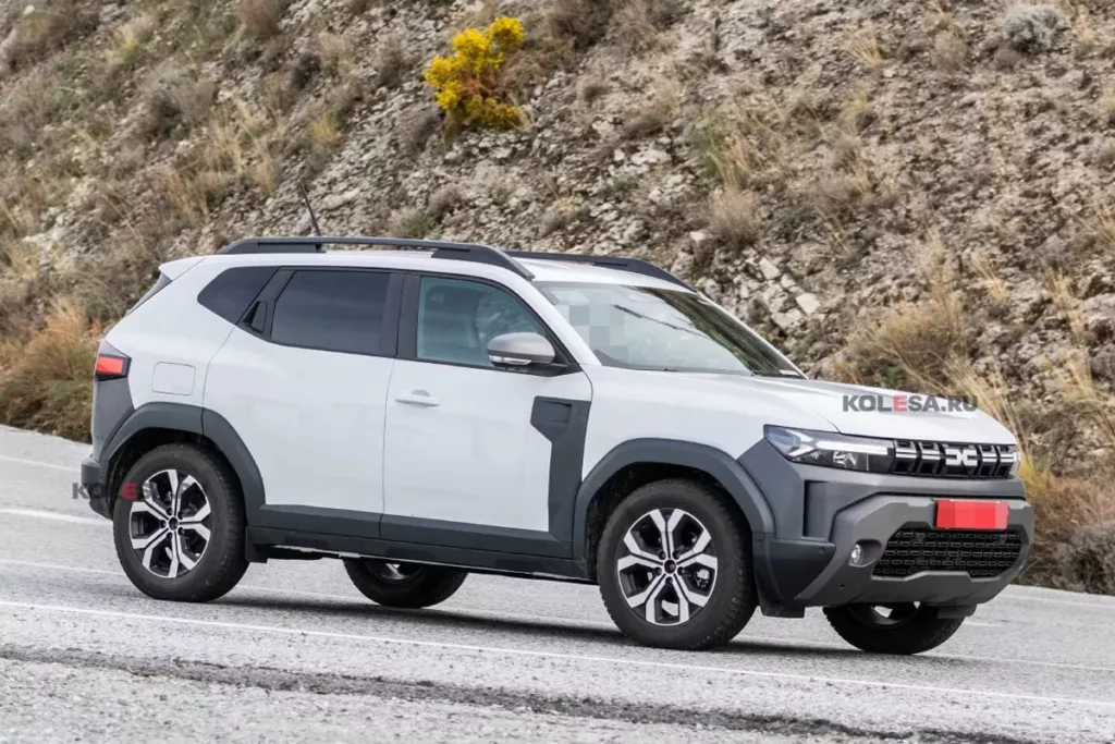 Un prototype de Dacia Duster prouve l'arrivée d'une version inédite